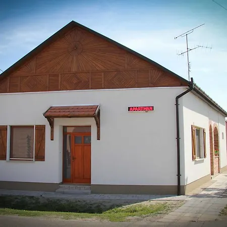 Oazis Apartmanok Mórahalom Extérieur photo